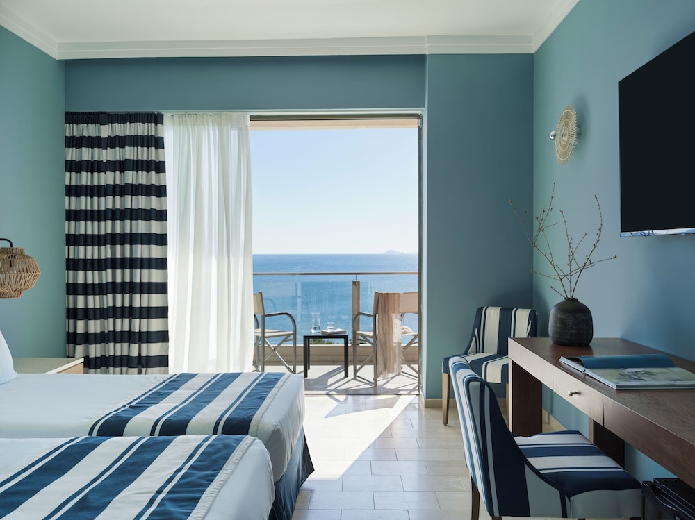 Superior Room, Sea View - Photo 7