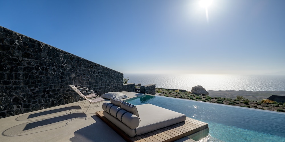 Junior Suite with Private Pool - Photo 24