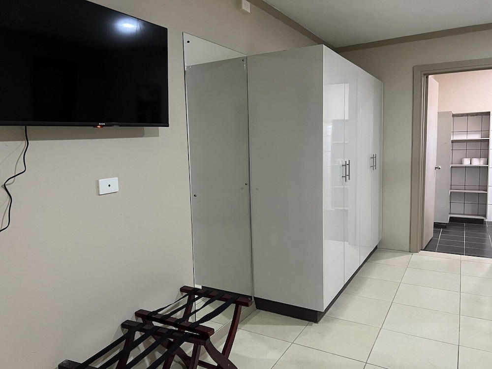 Exclusive Apartment, 3 Bedrooms, Balcony, Garden View photo 8