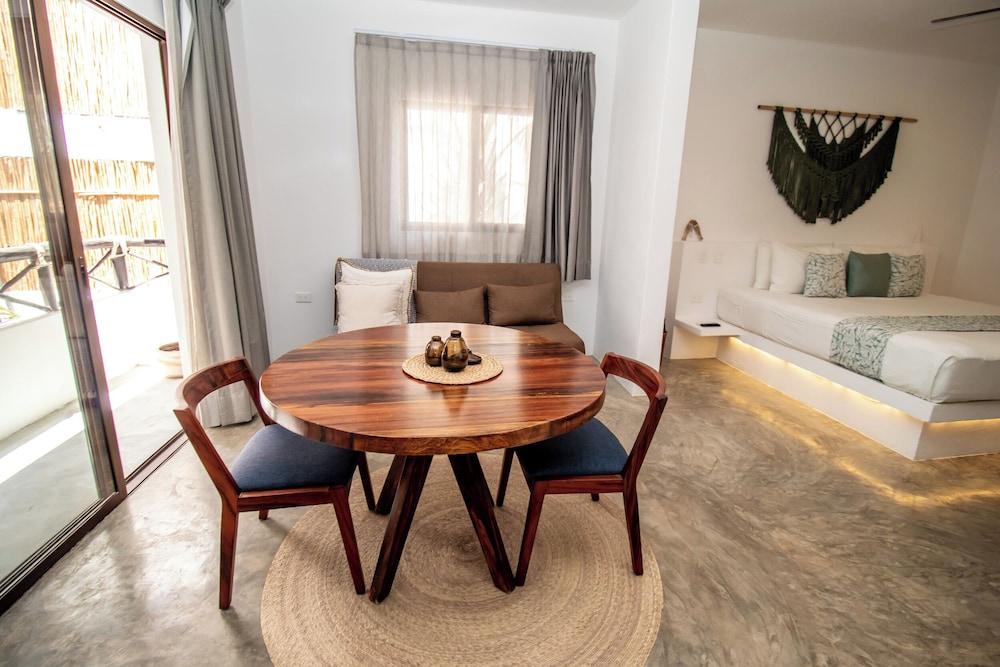 Deluxe Suite photo 3
