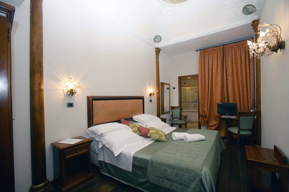 Classic Double or Twin Room