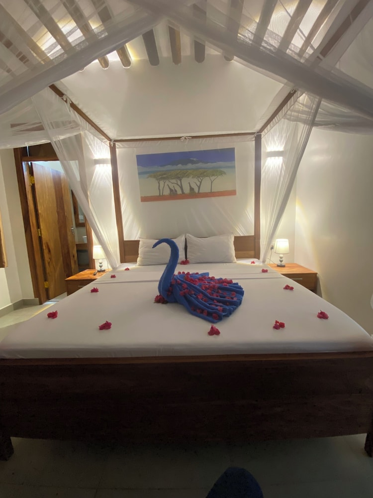 Deluxe Apartment, 2 Bedrooms, Kitchenette, Pool View photo 3