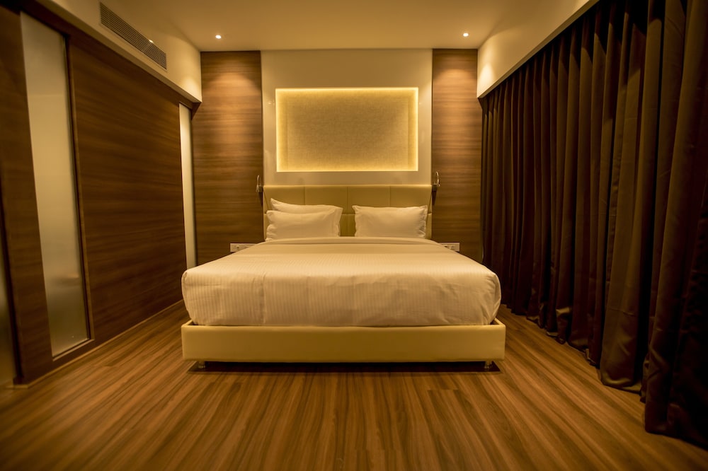 Executive Suite, City View photo 1