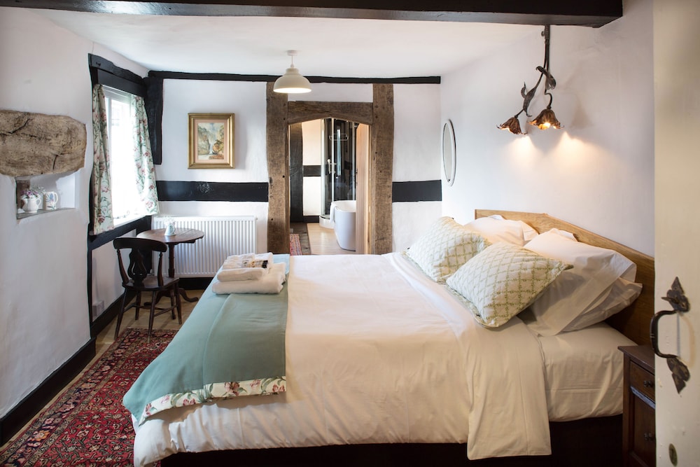Deluxe Twin Room, 2 Twin Beds, Ensuite, Valley View photo 2