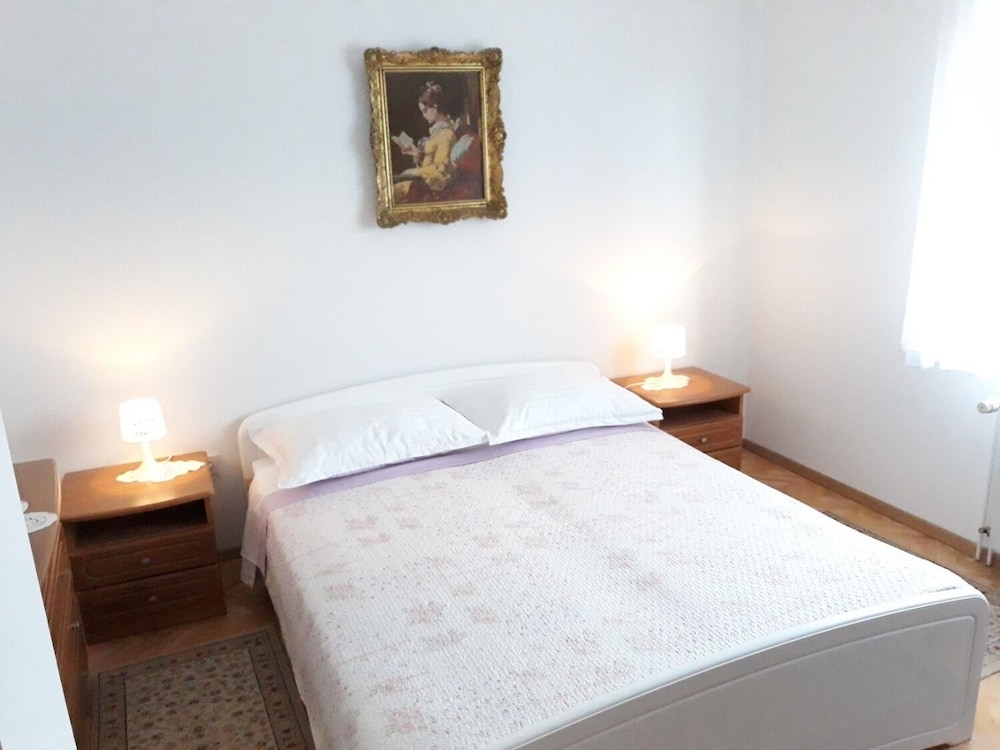 Apartment (Vesna - 40 m from pebble beach - A3(4)