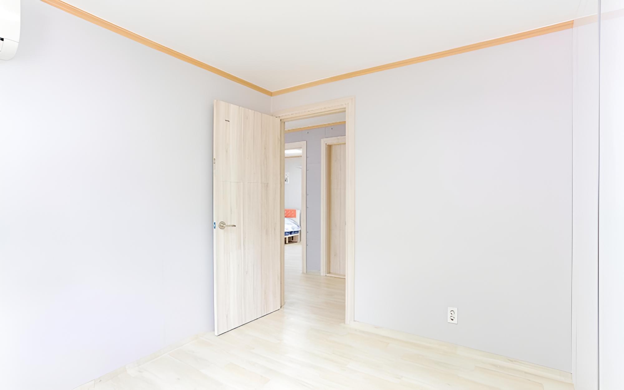 Room (Solbang (Unshared House))