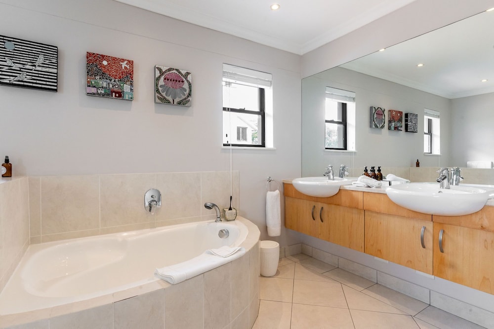 Ocean Suite photo 2