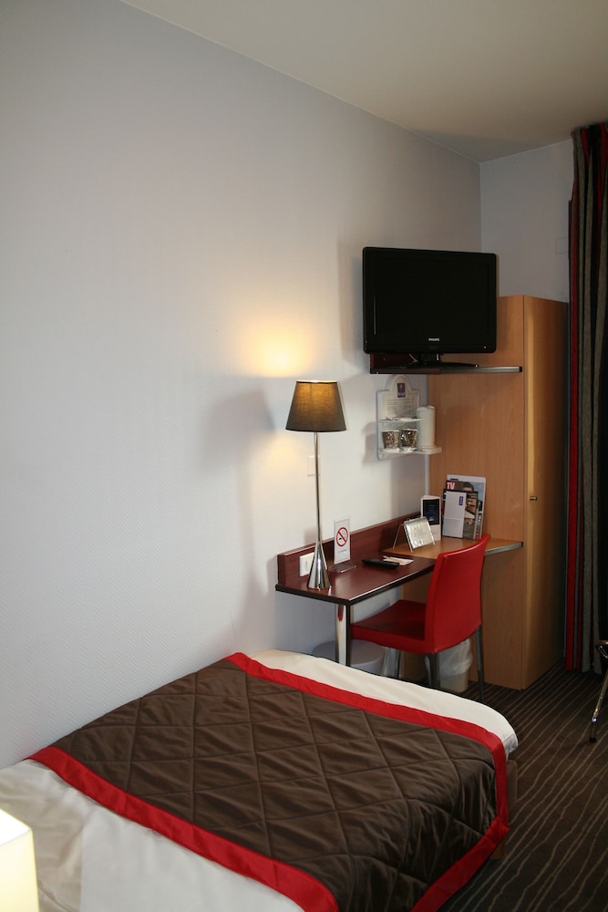 Standard Room, 2 Twin Beds - Photo 10
