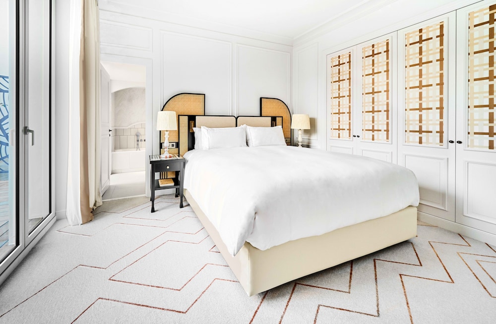 Classic Room, 1 King Bed, Terrace, Garden View