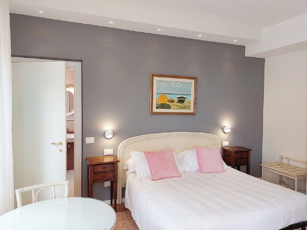 Superior Double Room, 1 Double Bed, Lake View photo 3