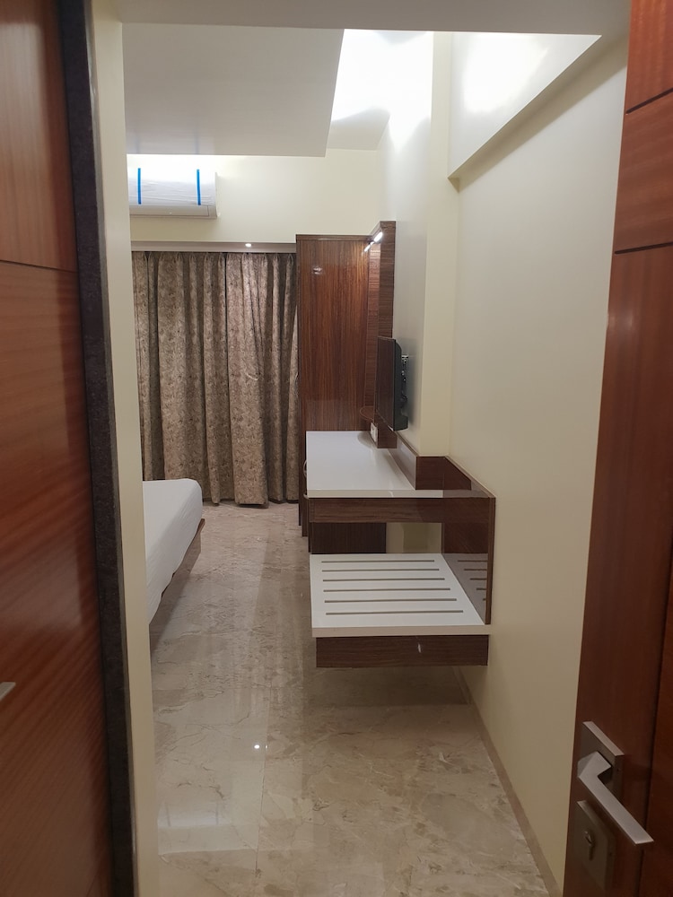 Premium Room - Photo 31