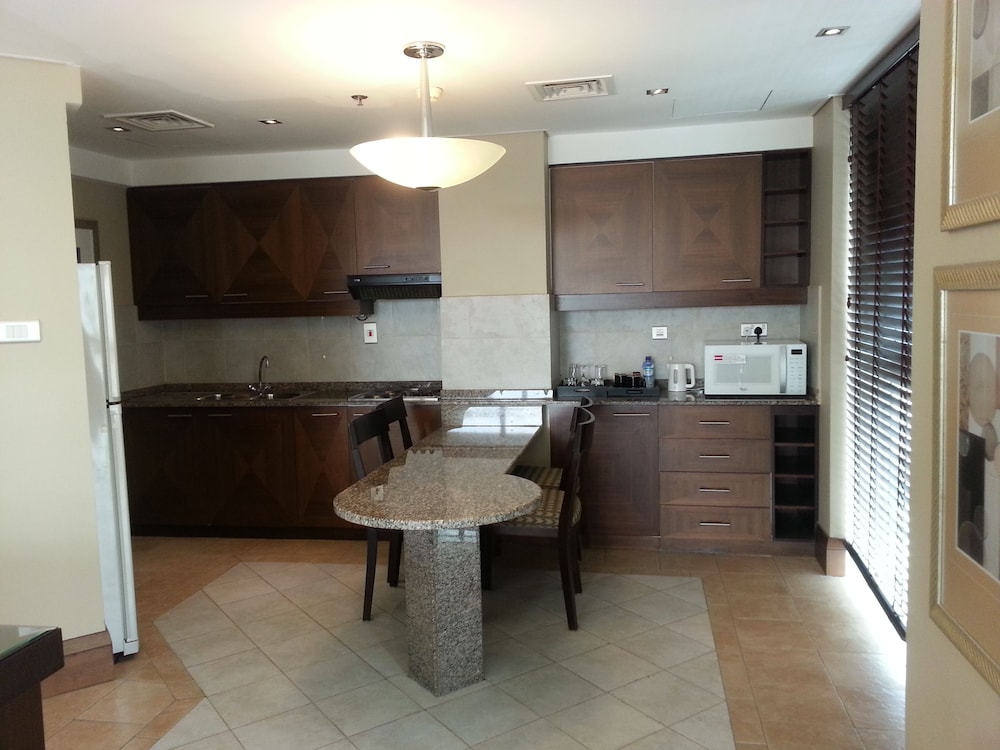 Classic Executive Suite City View photo 3
