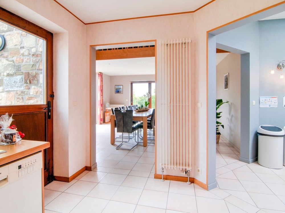 Classic House, 3 Bedrooms photo 2