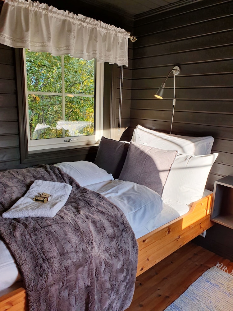 Traditional Cabin photo 2
