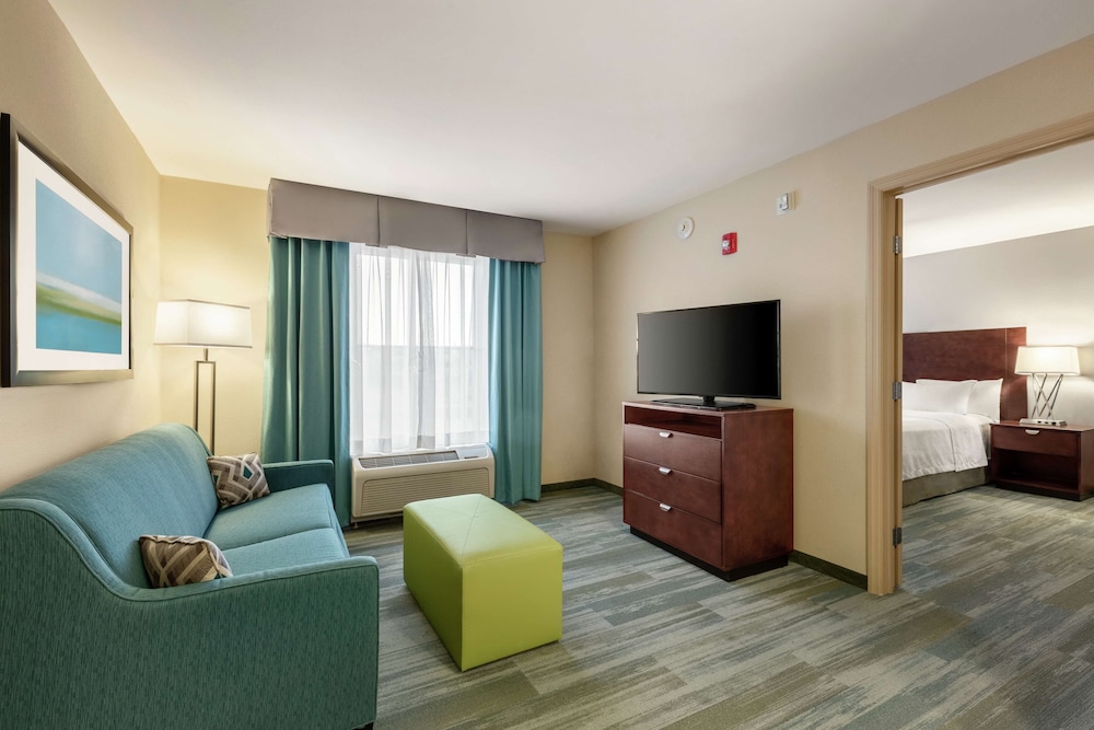 Suite, Accessible, Non Smoking - Photo 3