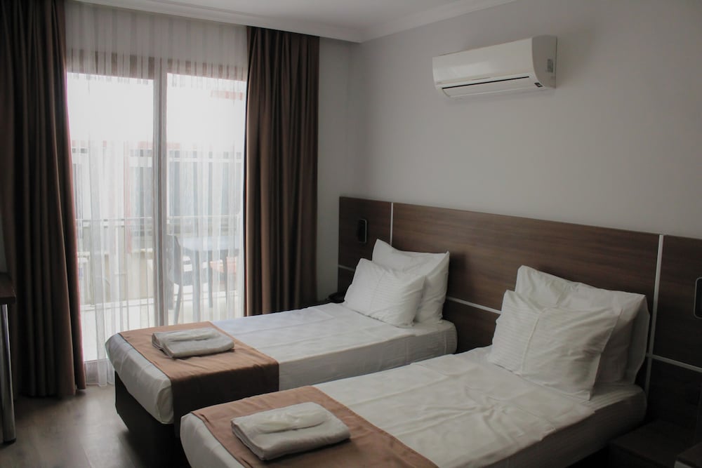Economy Twin Room photo 3
