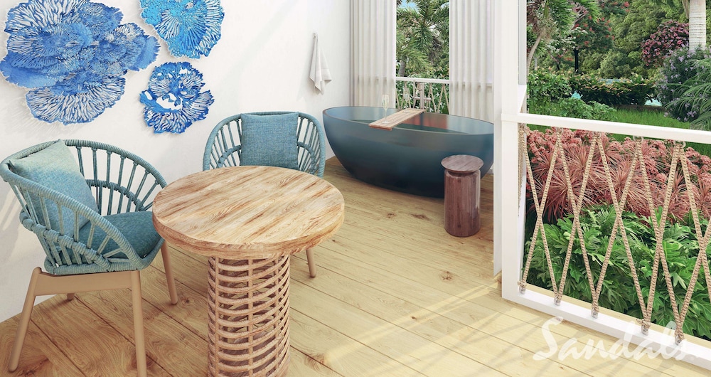 Garden Butler Suite with Patio Tranquility Soaking Tub (VG) photo 2