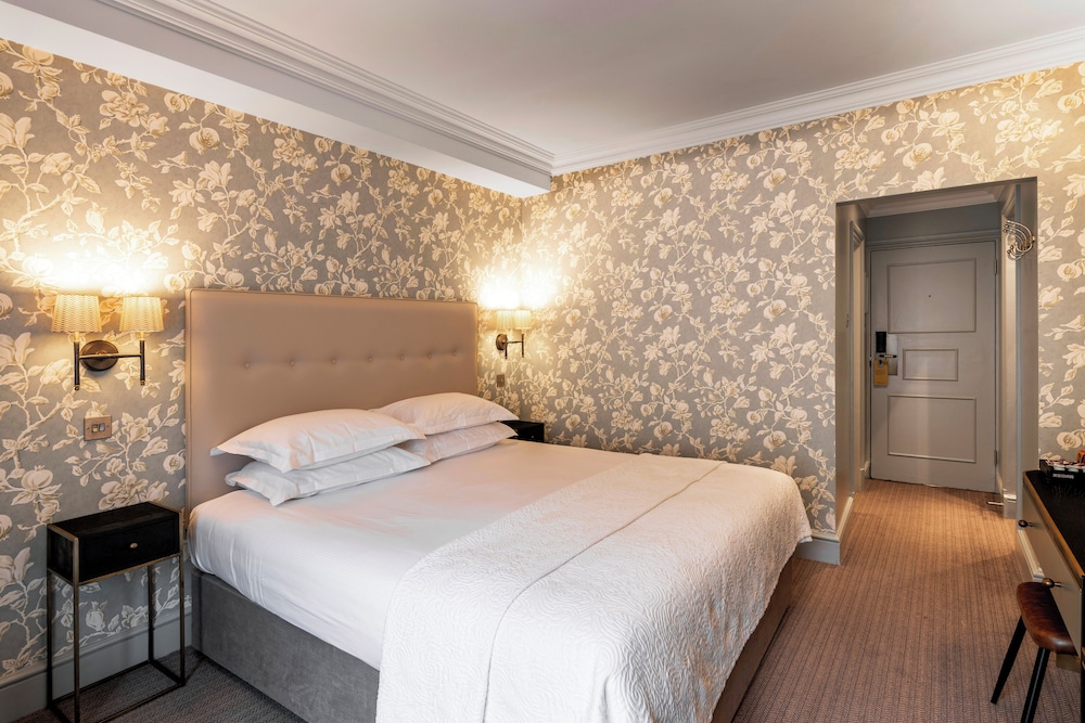 Standard Double or Twin Room photo 3