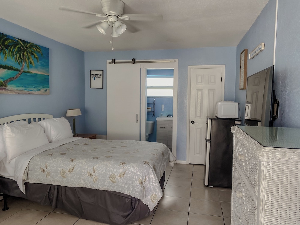 Standard Studio, 1 Queen Bed