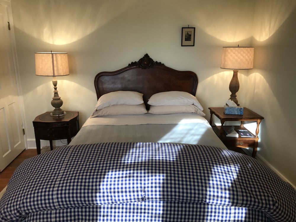 Standard Room, 1 Queen Bed photo 1