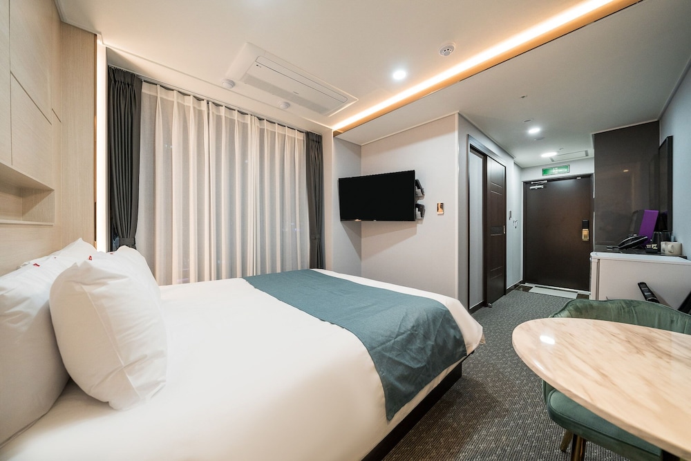 Standard Double Room - Photo 5