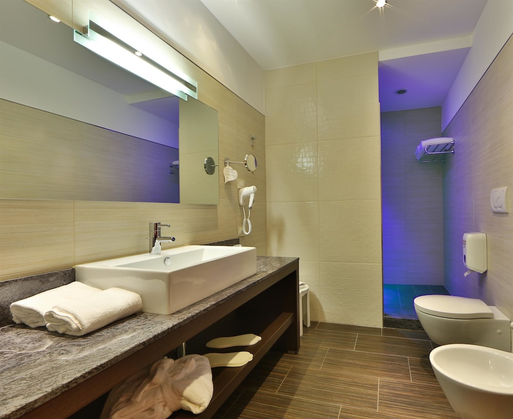 Design Double Room, 1 Queen Bed - Photo 2