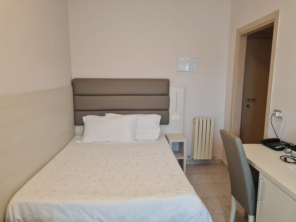 Single Room photo 1