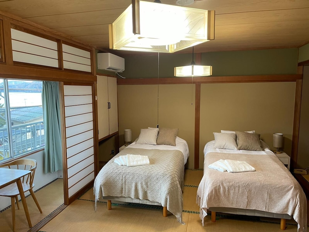 Family Quadruple Room photo 3