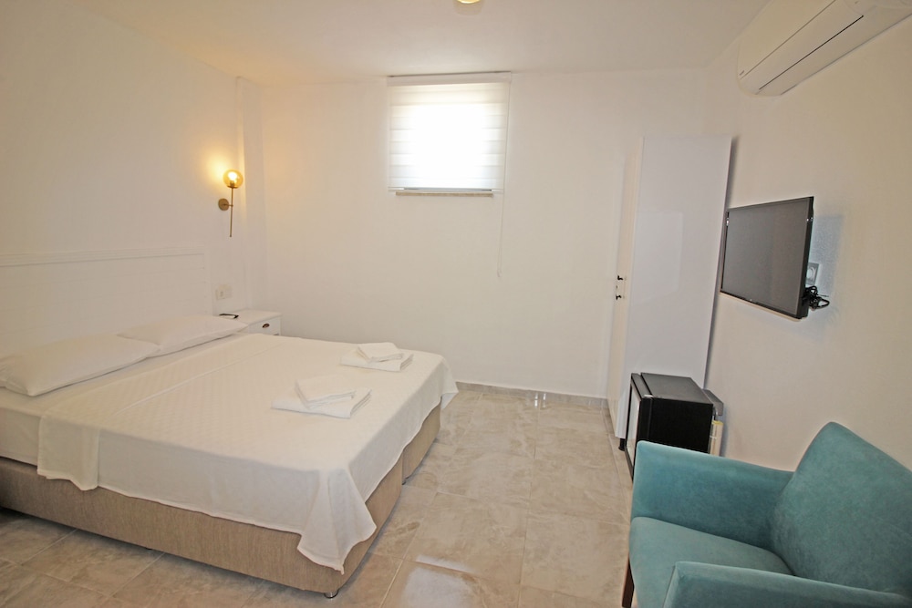Economy Room, Basement photo 1