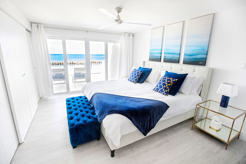 Luxury Condo, 3 Bedrooms, Beach View, Beachfront