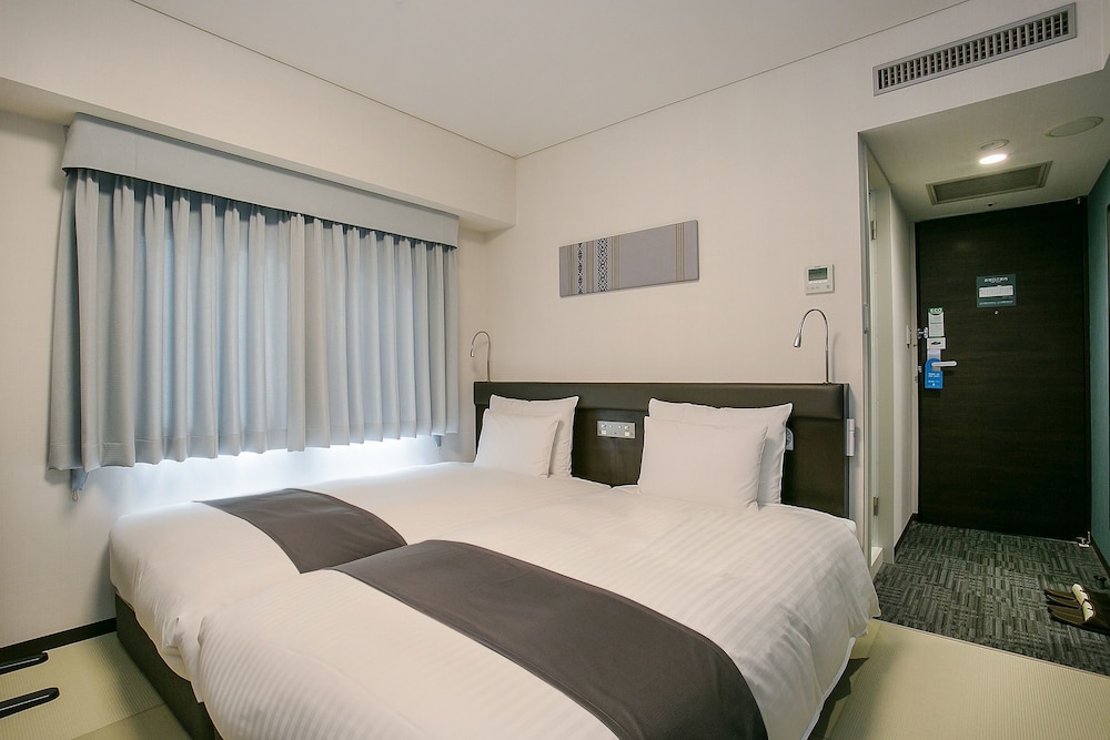 Standard Twin Room, Non Smoking - Photo 1