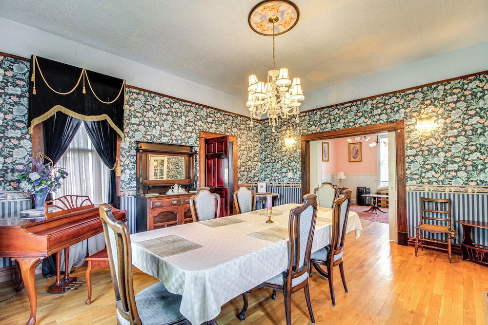 House (4 Bedrooms) photo 1