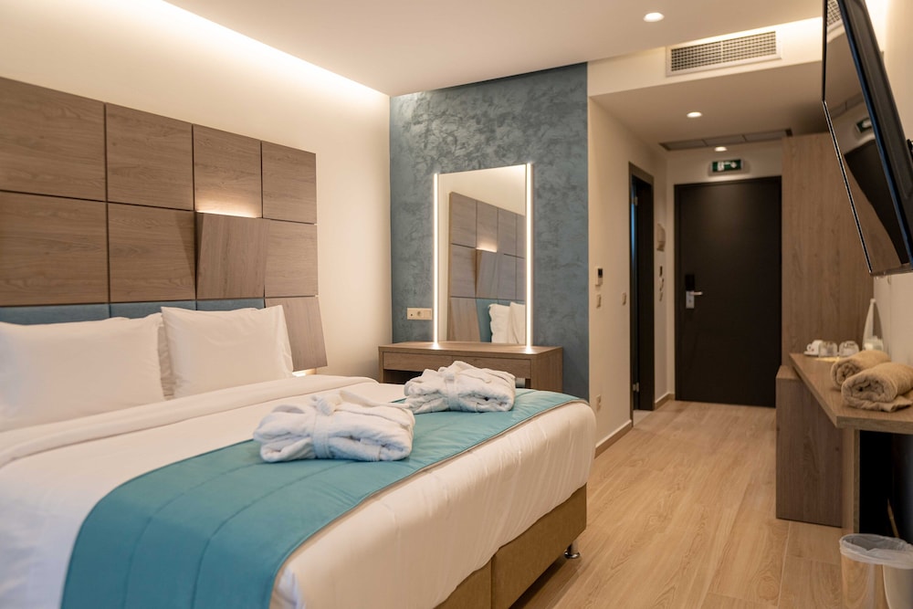 Superior Double Room, Accessible, Pool View photo 3