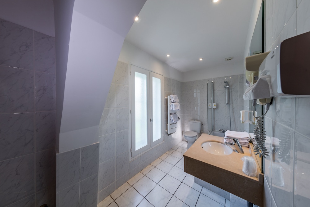 Standard Room - Photo 8