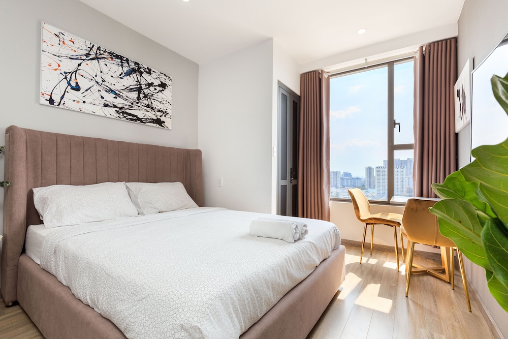 Standard Studio, 1 Queen Bed, City View photo 3