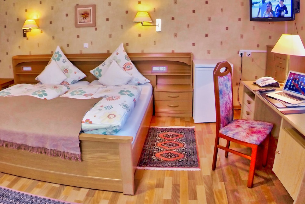 Standard Double or Twin Room photo 2
