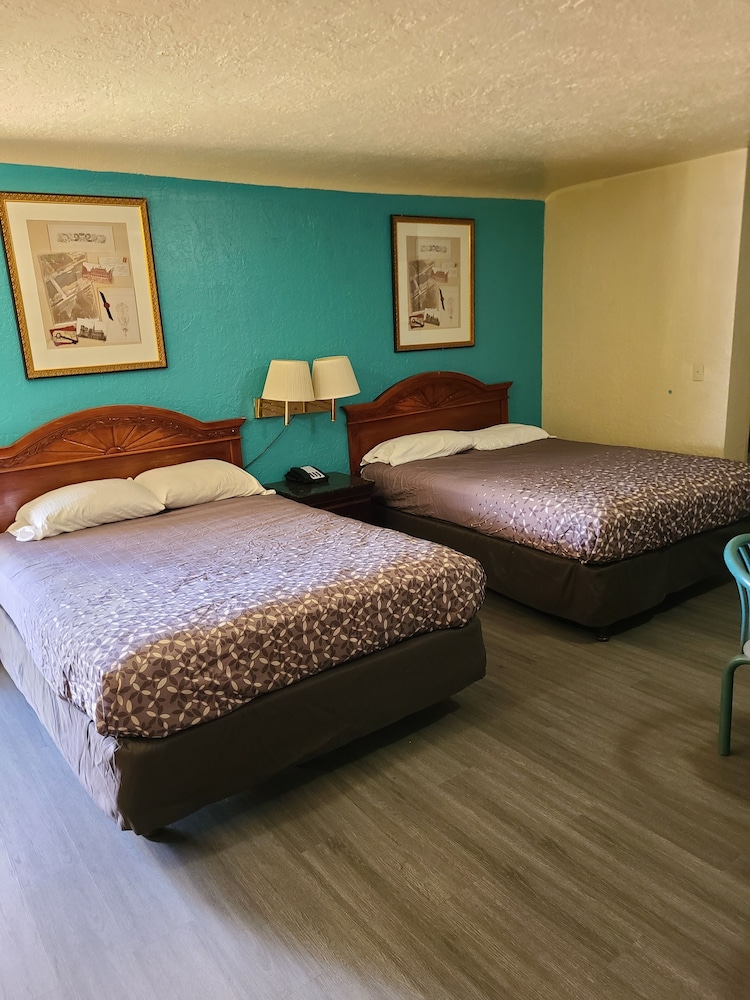 Family Quadruple Room photo 1