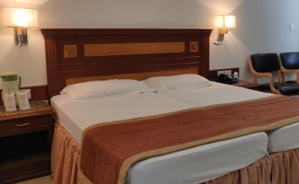 Deluxe Room - Photo 9