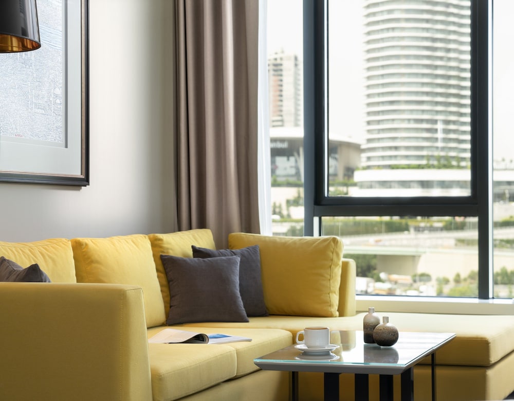 Spacious Centro Corner Suite photo 1