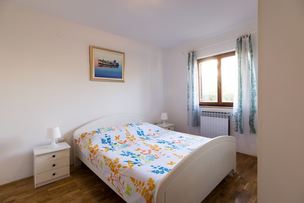 Family Apartment, Multiple Beds, Non Smoking, Garden View