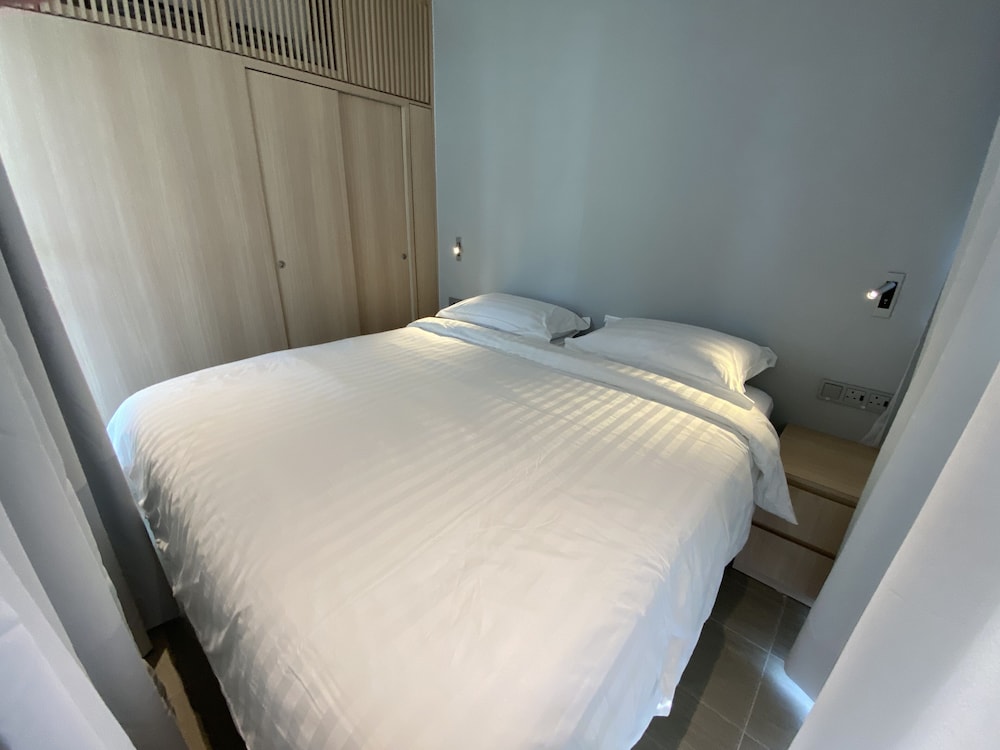 Cabin - Block 81 photo 2