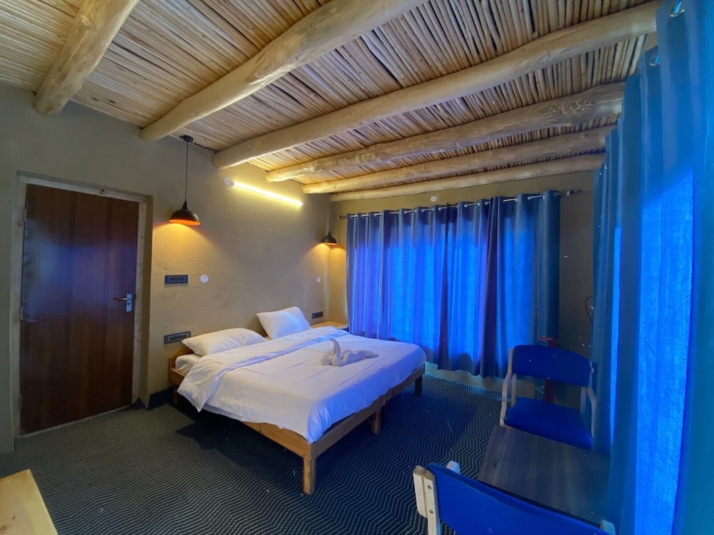 Deluxe Room - Photo 14
