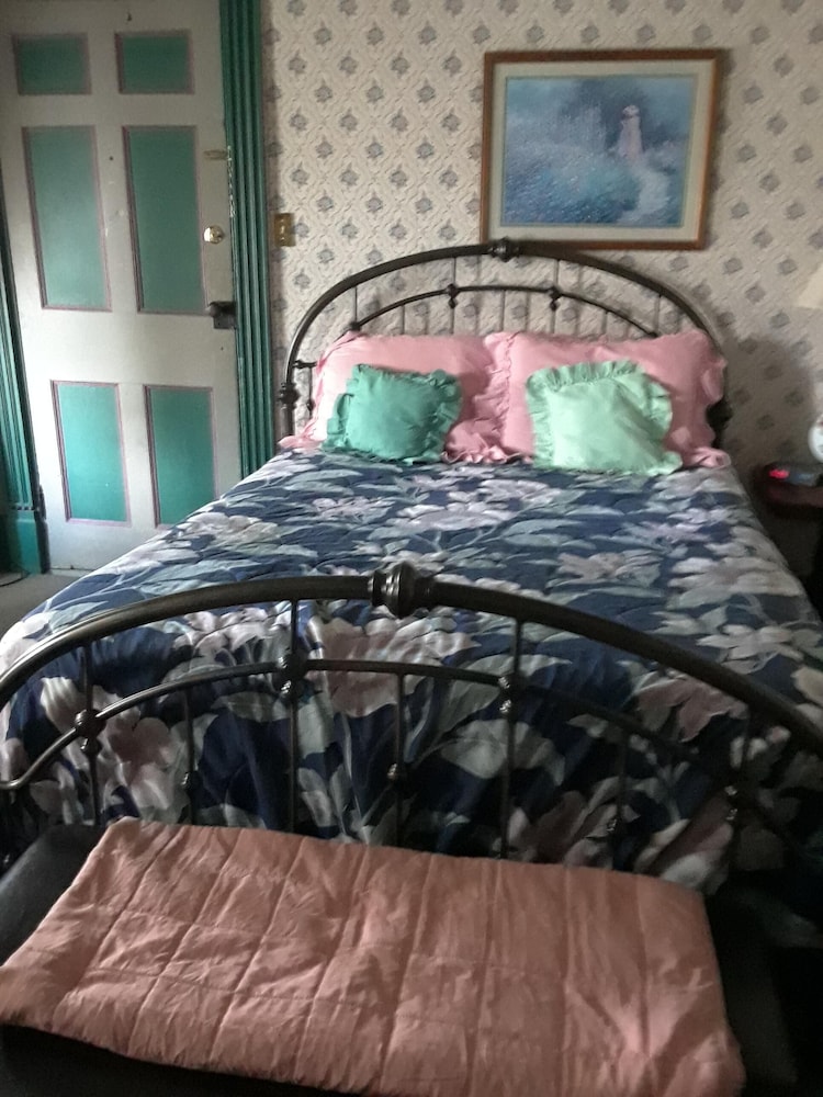 Deluxe Room, 1 Queen Bed, River View photo 3