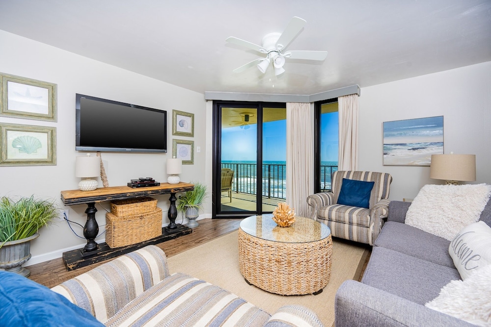 Condo, 2 Bedrooms