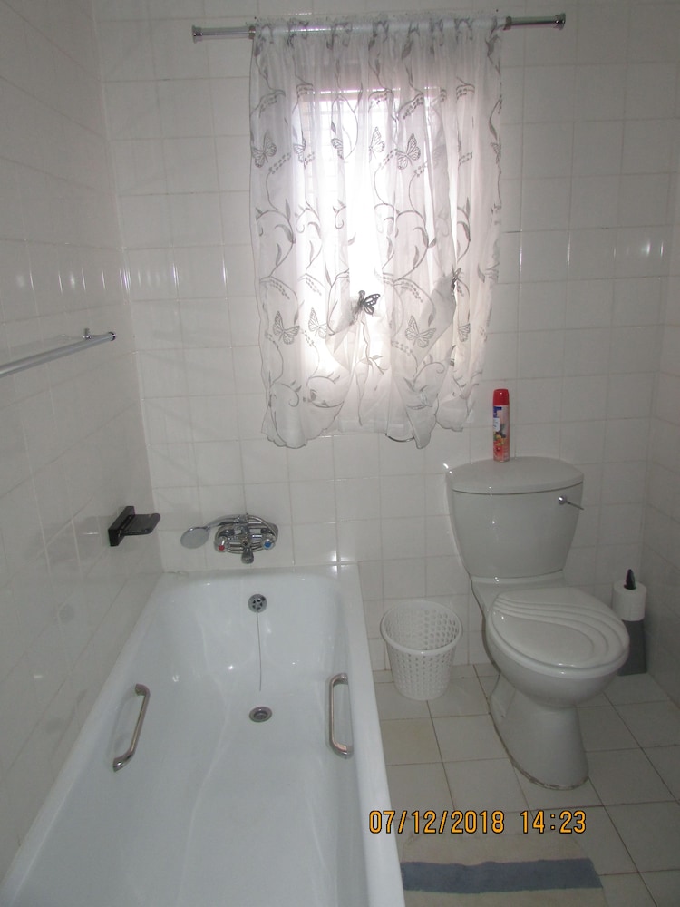 Room (3) photo 3