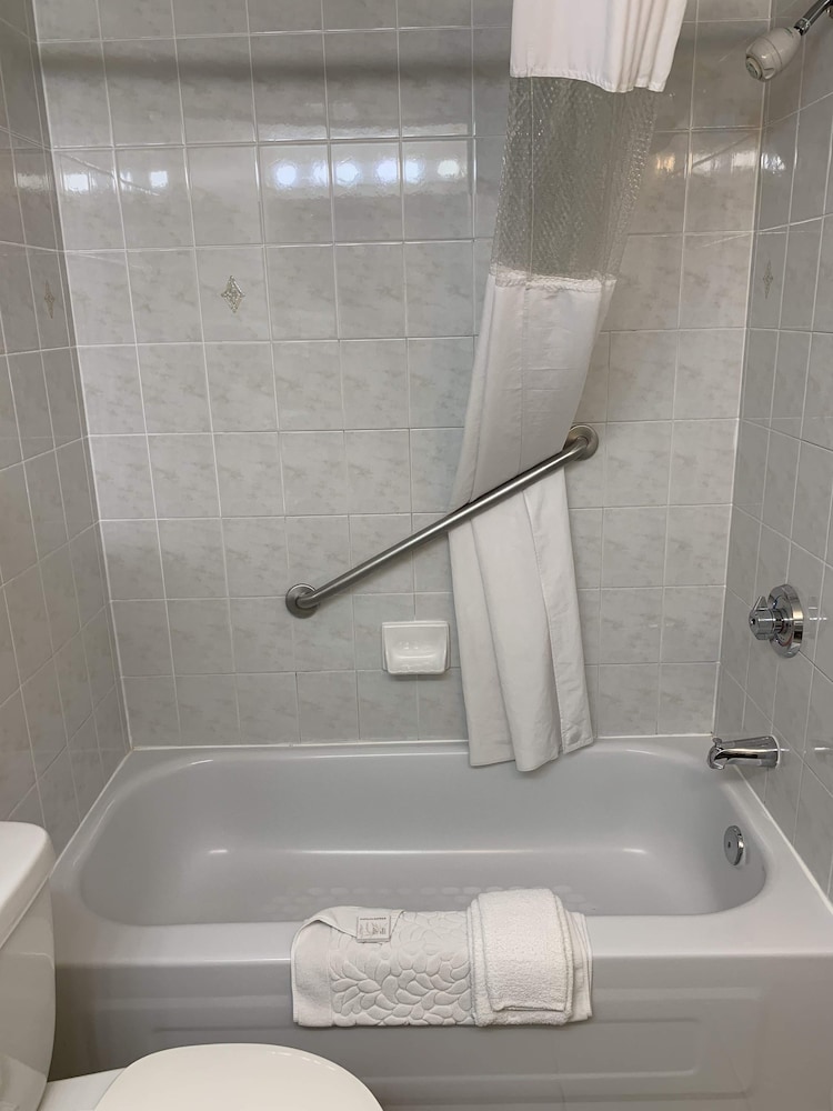 Upgraded, Room, 1 King Bed, Non Smoking - Photo 6