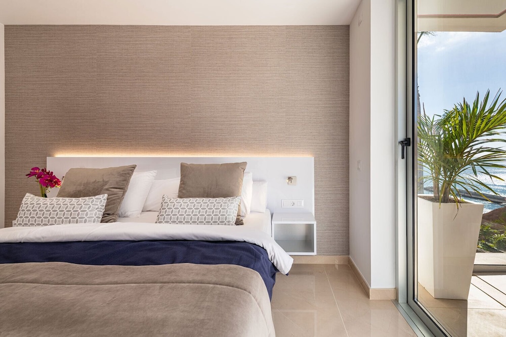 Serenity Sun Stone Suite, Partial Sea View photo 3