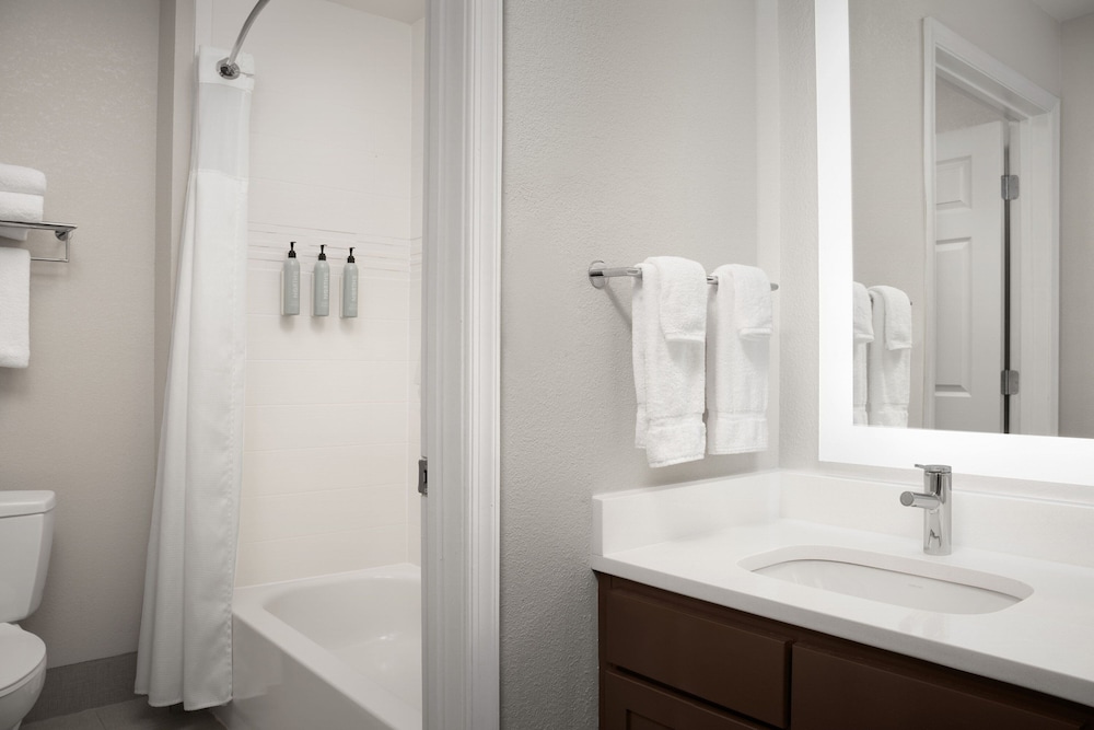 Suite, 2 Bedrooms - Photo 8