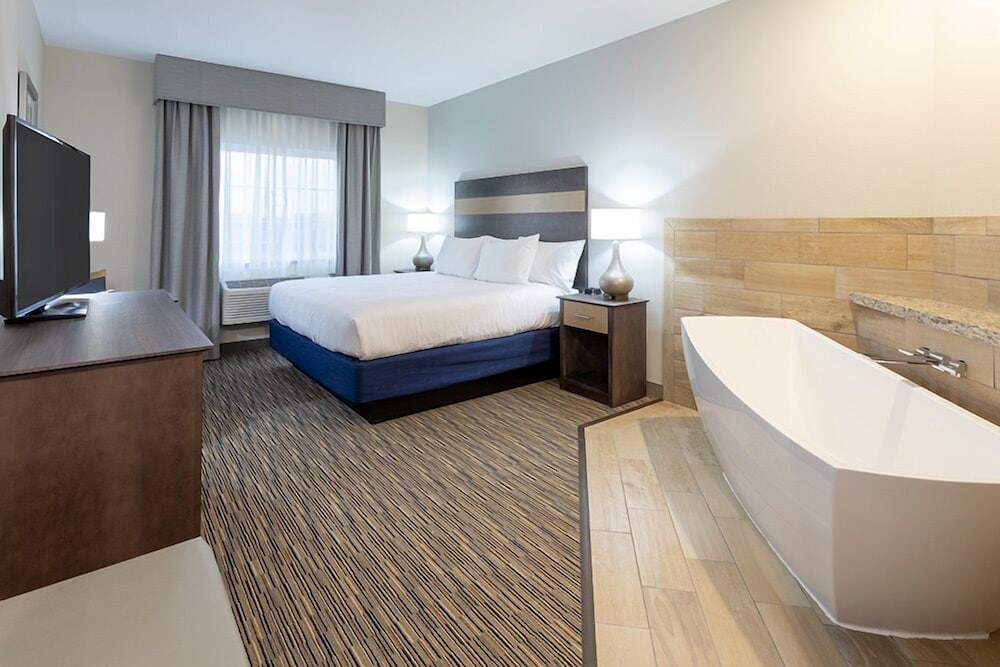 Deluxe Room, 1 King Bed - Photo 1