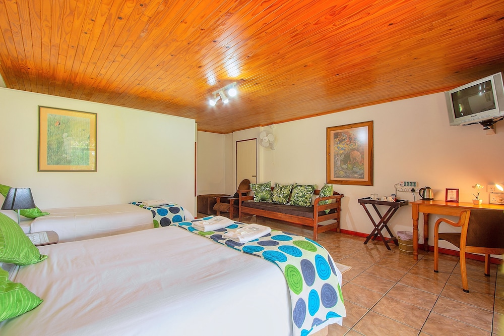 Superior Quadruple Room photo 2